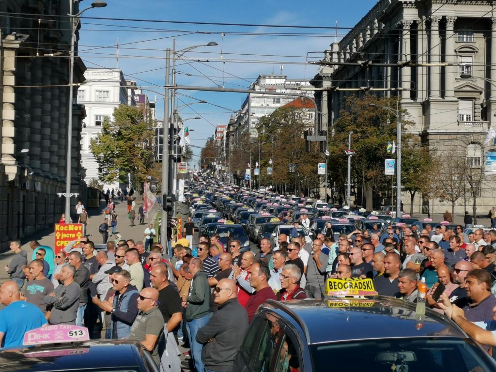 Srbska različica »uberja« hromi Beograd