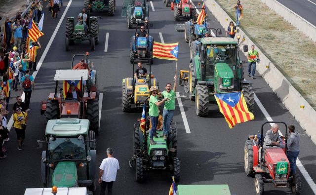 Katalonci protestirajo zaradi nedavne razsodbe vrhovnega sodišča. Foto:  Reuters