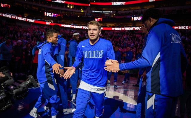 Luka Dončić je lani vstopil v ligo NBA kot izjemno nadarjen košarkar, zdaj je že dokazana večina med najboljšimi na svetu. FOTO: USA Today Sports