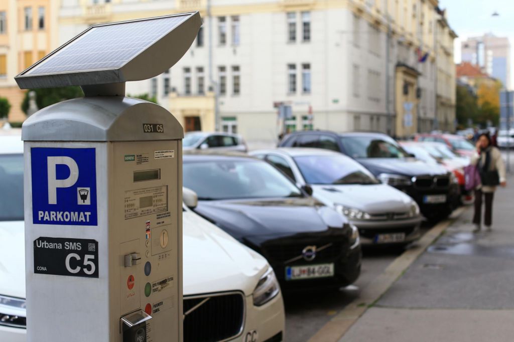 Občina razveljavila razpis za novih 800 parkomatov