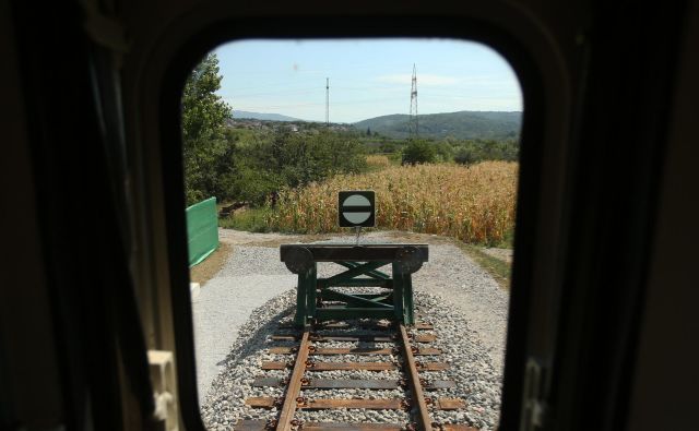 Izvlečni tir čaka na drugi tir Divača–Koper. FOTO: Jure Eržen