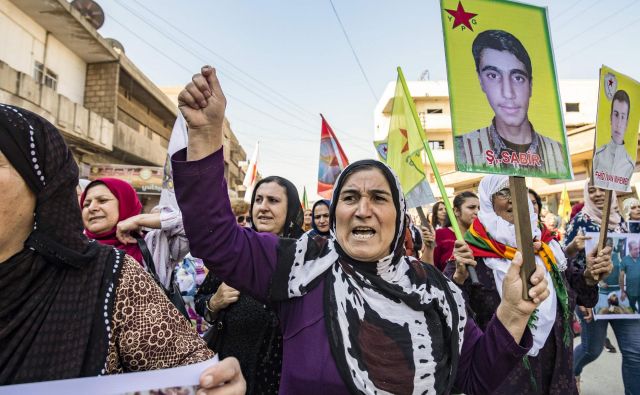 Kurdov, ki postajajo metafora, nikoli več nihče ne bo vprašal za mnenje. FOTO: Delil Souleiman/AFP