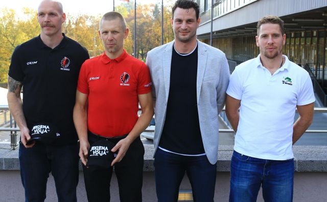 Trenerja in kapetana SŽ Olimpija in Sij Acroni Jesenic, Aleš Mušič (desno), Gregor Polončič, Andrej Tavželj in Mitja Šivic so nabrušeni za jubilejni 500. derbi. FOTO: Tomi Lombar/Delo