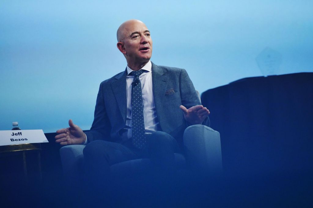 Bezos se povezuje z rivali, da bi uresničili »ameriške sanje«