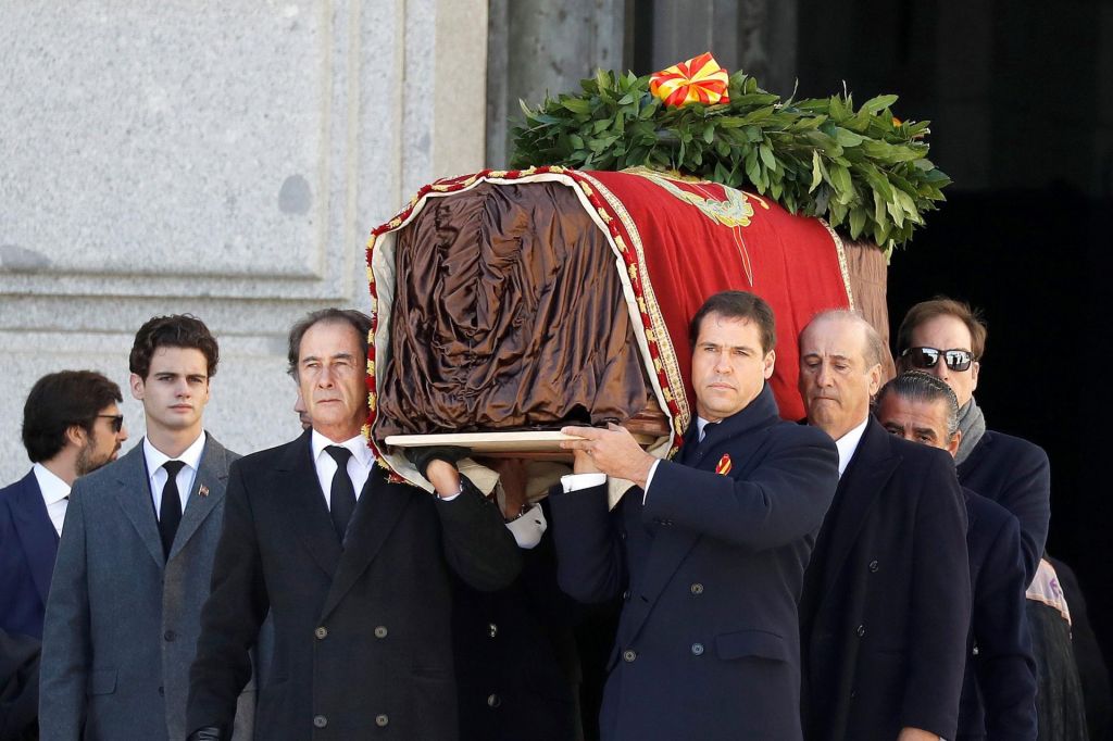 Francisco Franco »se obrača« v nov grob