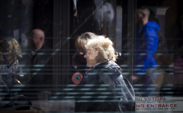 Lani je policija obravnavala skoraj 5100 primerov nasilja nad starejšimi. Foto Dejan Javornik