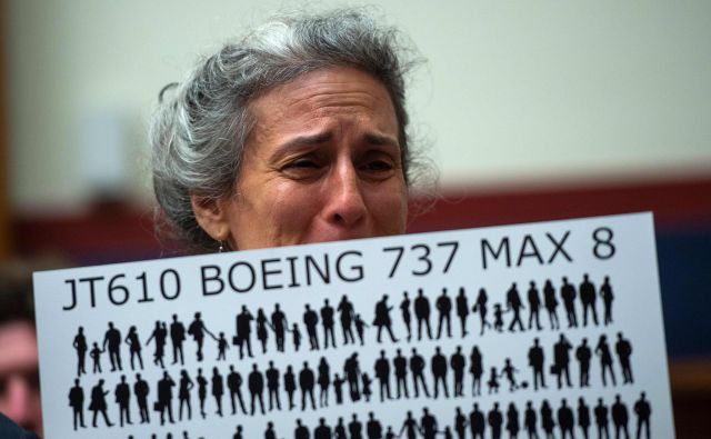 Po strmoglavljenjih so se pojavila ugibanja, ali je Boeing v želji po čimprejšnjem dokončanju modela max ubiral bližnjice. FOTO: Andrew Caballero-reynolds/Afp
