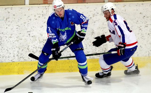 Eden vodilnih slovenskih hokejistov Žiga Jeglič se po februarju 2018 vrača med rise. FOTO Roman Šipić/Delo