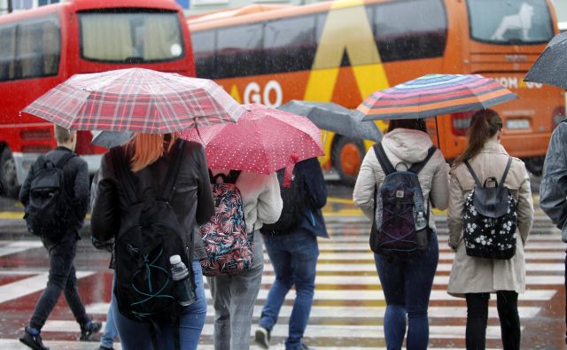 Upokojenci od prihodnjega poletja brezplačno z avtobusi in vlaki. FOTO: Mavric Pivk