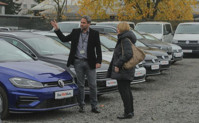 Za rabljene avtomobile iz uvoza je pri nas vedno veliko zanimanja, posebno za tiste z dizelskim motorjem. FOTO: Jože Suhadolnik/Delo