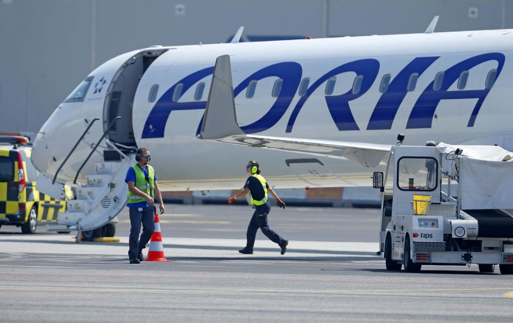 Joc Pečečnik in Ivo Boscarol kupujeta na pogorišču Adrie Airways