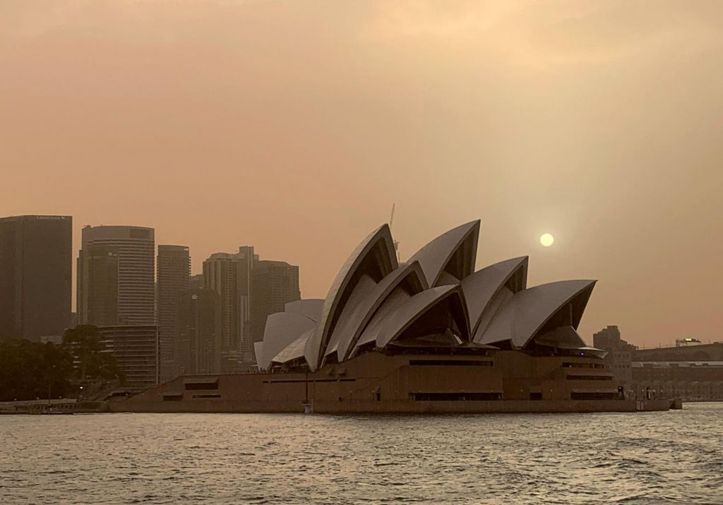 Požari v Avstraliji so že nevarno blizu Sydneyja in drugih obalnih mest