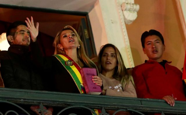 Zapleti v Boliviji so nastali, ker je volilna oblast sumljivo razglasila Moralesa za zmagovalca volitev že v prvem krogu. FOTO: Henry Romero/Reuters