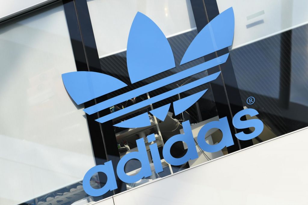 Adidas seli v Azijo svojo visoko tehnologijo