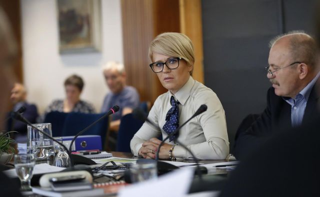 Na januarskem kongresu bo izzvala dolgoletnega predsednika Desusa Karla Erjavca, ki je ponovno kandidaturo že napovedal. FOTO: Leon Vidic/Delo