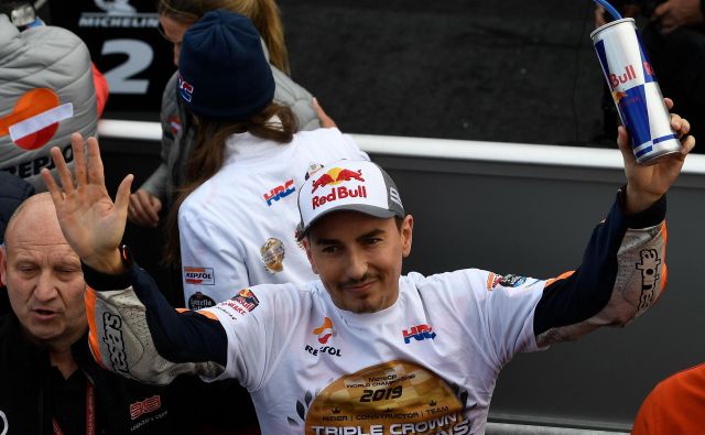Jorge Lorenzo je po včerajšnji dirki za veliko nagrado Valencie pomahal v slovo. FOTO: AFP