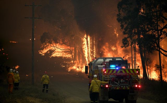 Dim se je dvignil tudi nad Sydney. FOTO: Stringer Reuters