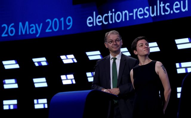 Sopredsednika evropskih Zelenih Philippe Lamberts in Ska Keller med čakanjem na izide majskih volitev v evropski parlament. Foto Reuters