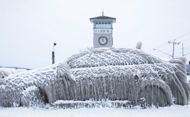 Nemška avtomobilska industrija, ki jo do nedavnega še veljala za alfo in omego v panogi v svetu, je tista, ki jo je padec svetovnega povpraševanja najbolj prizadel. FOTO: Reuters