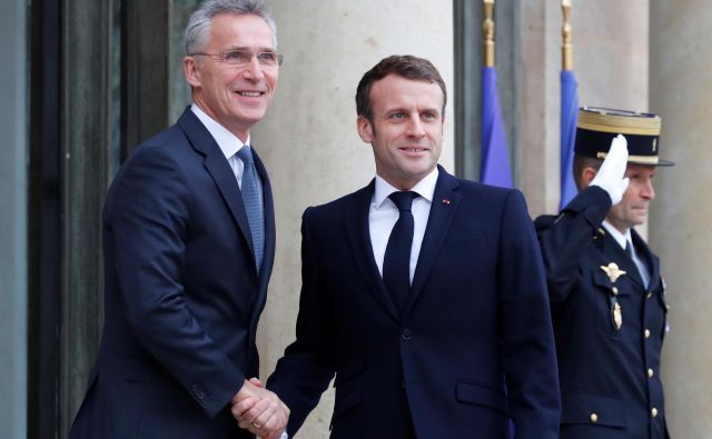 Francoski predsednik Emmanuel Macron se zavzema za močan dialog z Moskvo, generalni sekretar Nata Jens Stoltenberg verjame v zavezništvo Evrope in ZDA. Foto Reuters