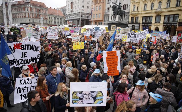 Plenković je na koncu le popustil zahtevam učiteljev, vendar je izpolnitev dogovora delno preložil na naslednjo vlado. FOTO: Dragan Matić/Cropix