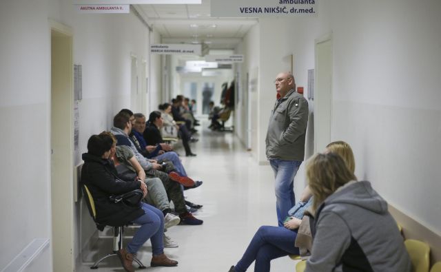 Na ministrstvu za zdravje zatrjujejo, da so zdaj podatki zgolj natančnejši ter da se čakalne dobe niso podaljšale. FOTO: Jože Suhadolnik/Delo