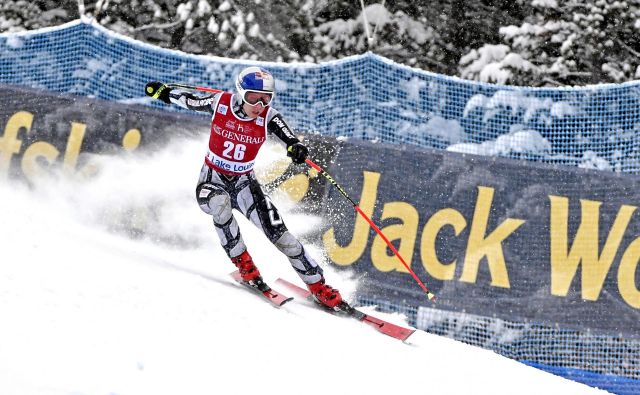 Deskarka na snegu in alpska smučarka Ester Ledecka je športni fenomen. V svoji zbirki uspehov, v kateri prevladujejo tisti iz deskanja na snegu, ima zdaj tudi zmago za svetovni pokal v alpskem smučanju. FOTO: Usa Today Sports