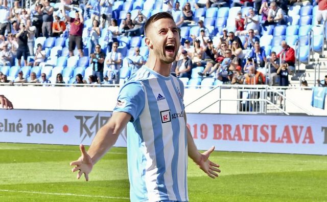 Napadalec Andraž Šporar kotira v tej sezoni pri 19 golih in štirih podajah za gol. FOTO: Slovan Bratislava