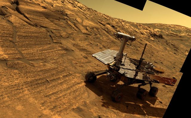 Rover Opportunity v kraterju Endurance. FOTO: Nasa