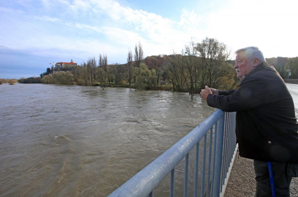 Javna razprava o pokrajinah se zdaj seli v občine