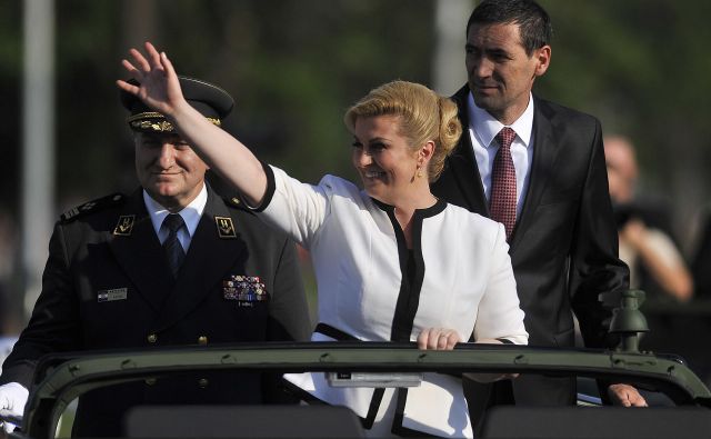 Za predsednico države, ki je varovana oseba, ne velja enak zakon kot za navadne državljane. FOTO: Damir Krajac/Cropix