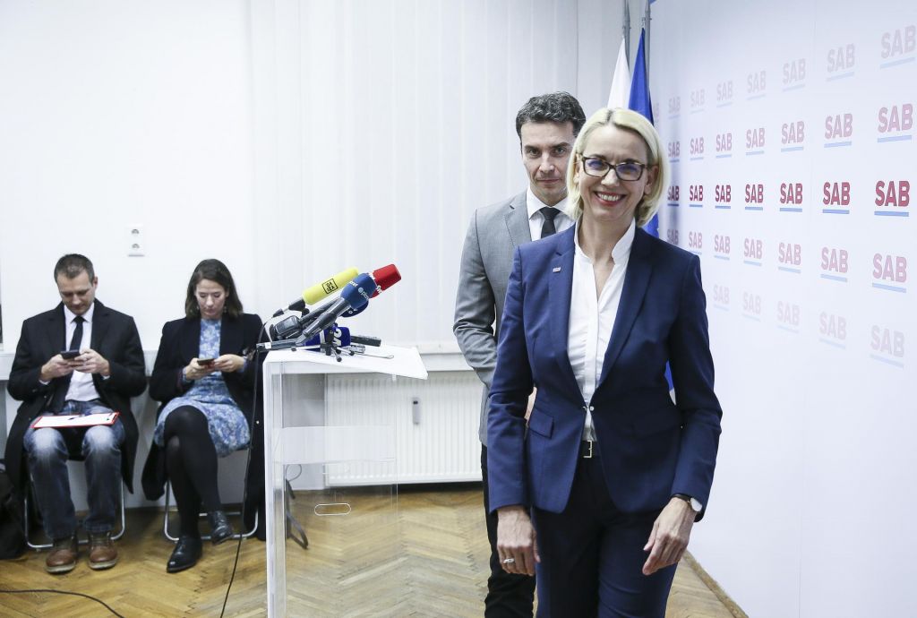 Koroška Slovenka Angelika Mlinar korak bliže slovenskemu državljanstvu