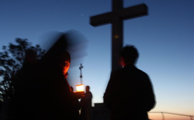 Če bo krščanstvo izbrisano, bodo prazen prostor zasedli drugi. Foto Reuters