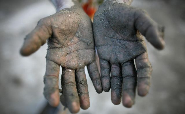 Gibanje pravične trgovine je nastalo zaradi slabe vesti oziroma občutka krivde kolonialnih velesil za izkoriščanje naravnih bogastev in prebivalcev v svojih kolonijah. FOTO: Andrew Biraj/Reuters<br />
 