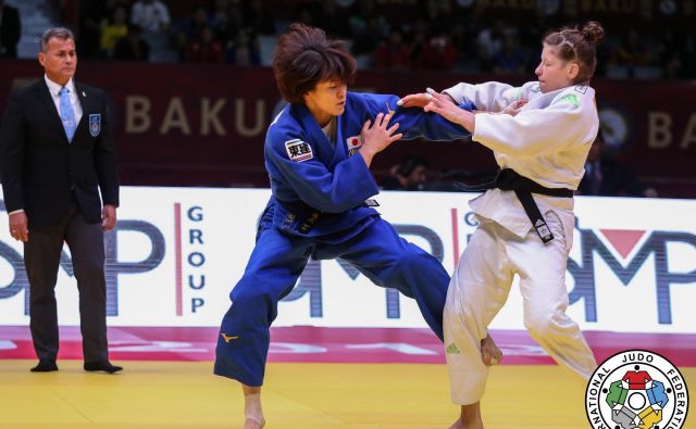 Tina Trstenjak (desno) je na mastersu v Qingdau izgubila dva dvoboja, oba proti Japonkama. FOTO: IJF