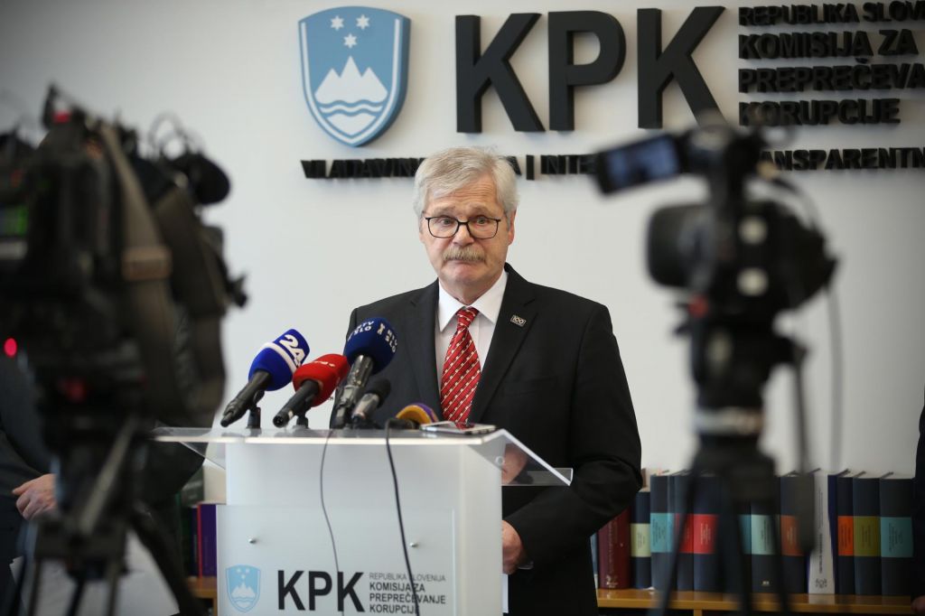 Poleg Borisa Štefaneca v boj za šefa KPK še osem prijav