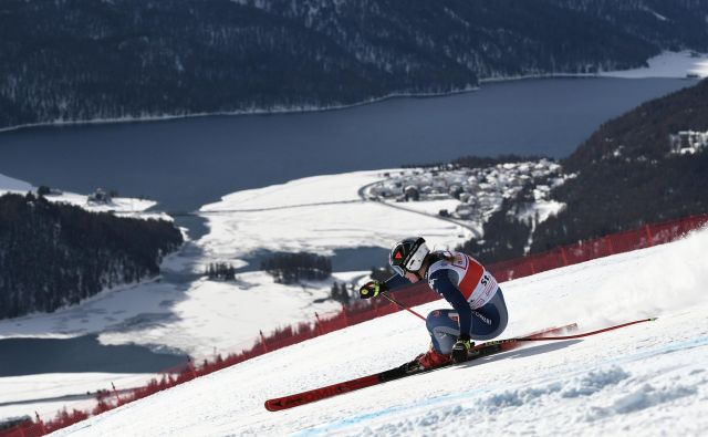 Sofia Goggia je bila po hudem boju za stotinko hitrejša od  rojakinje Federice Brignonejeve in si je prismučala sedmo zmago v svetovnem pokalu. FOTO AFP