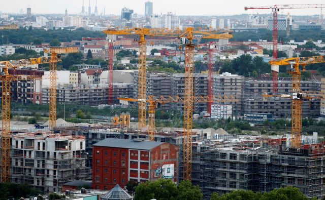 Odslej bo v Berlinu tudi mesto gradilo stanovanja, da bi zajezili rast najemnin. Foto Fabrizio Bensch/reuters