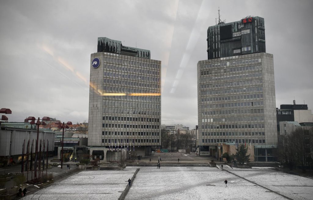 NLB naj bi oddala zavezujočo ponudbo za Komercijalno banko