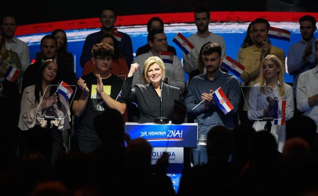 Kolinda Grabar Kitarović je prva hrvaška predsednica. Ali ji bo uspelo ponoviti mandat, bo bržkone jasno 5. januarja. FOTO: Goran Mehkek/Cropix