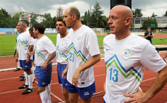 Mladen Rudonja (desno) je mož, ki v nogometnih krogih nima veliko sovražnikov, je prijeten in hvaležen sogovornik FOTO: Marko Feist/Delo