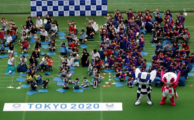 Večplastna simbolika maskot veliko pove o tem, kaj Japonci pričakujejo od olimpijskih iger. FOTO: Reuters