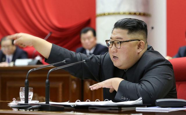 Severnokorejski voditelj Kim Džong Un se je še vedno pripravljen pogovarjati z Washingtonom. FOTO: AFP