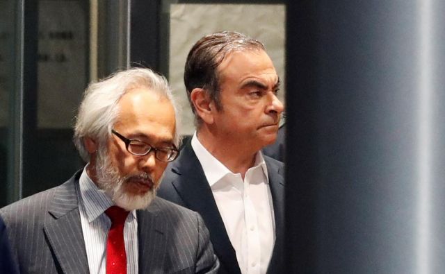 Carlos Ghosn (desno) je bil priprt na Japonskem, od koder je pobegnil pred sojenjem. FOTO: Reuters