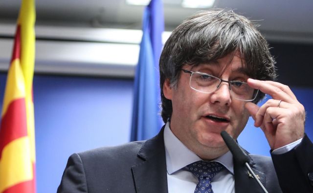 »Belgijsko sodišče priznava najino imuniteto in je opustilo nalog za aretacijo in izročitev,« je ob tem na Twitterju zapisal Puigdemont. FOTO: Aris Oikonomou/AFP