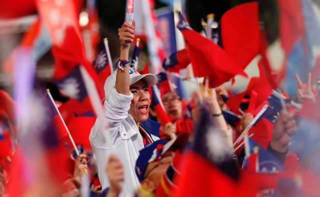 Približno 19,5 milijona tajvanskih volivcev bo danes izbiralo predsednika in člane parlamenta. FOTO: Reuters