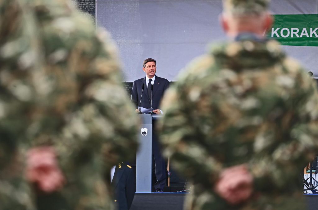 Pahor podpira misijo v Iraku in podpira umik iz Iraka