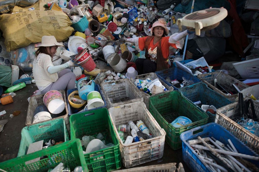 Kitajska odločneje v boj s plastiko