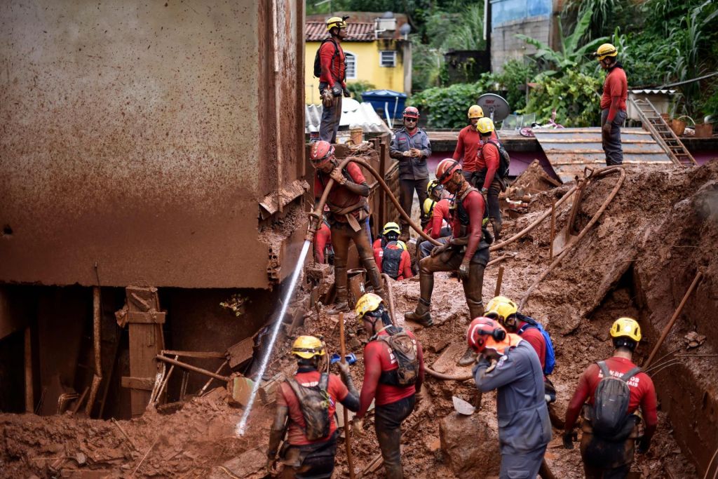 Poplave v Braziliji odnesle najmanj 37 življenj