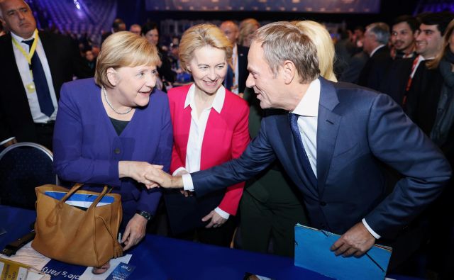 Kaj bo s Fideszom v EPP? Nekateri bi Viktorja Orbána postavili pred vrata, drugi bi ga obdžali, tretji so za vmesno rešitev. FOTO: Reuters